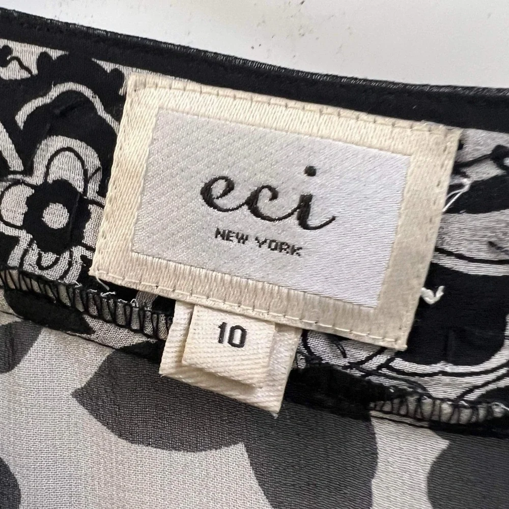 Like New ECI New York Black & White Maxi Dress with Black Slit - Picture 6 of 6